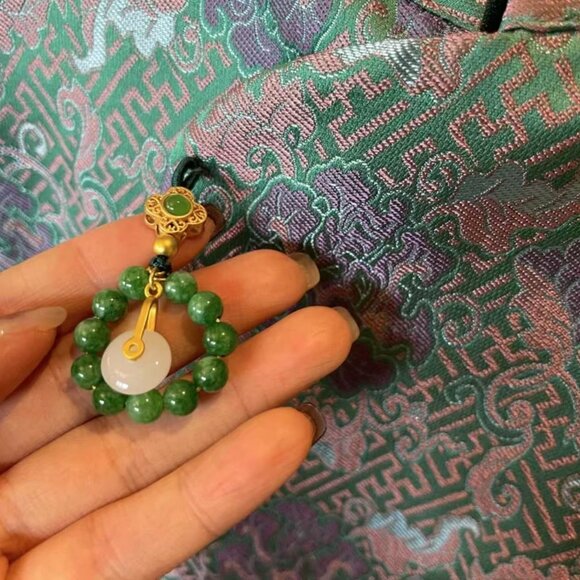 Elegant Chinese-Style Brocade Vest β Timeless Vintage Charm - Picture 2 of 4